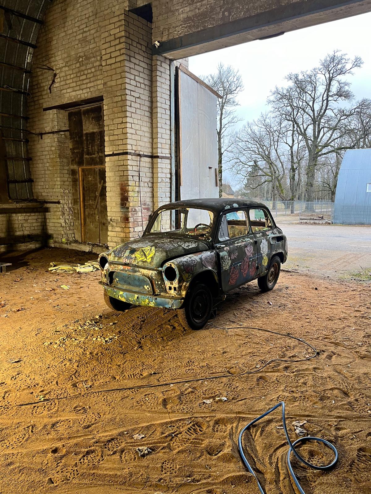 Koka māja pārtīrīta