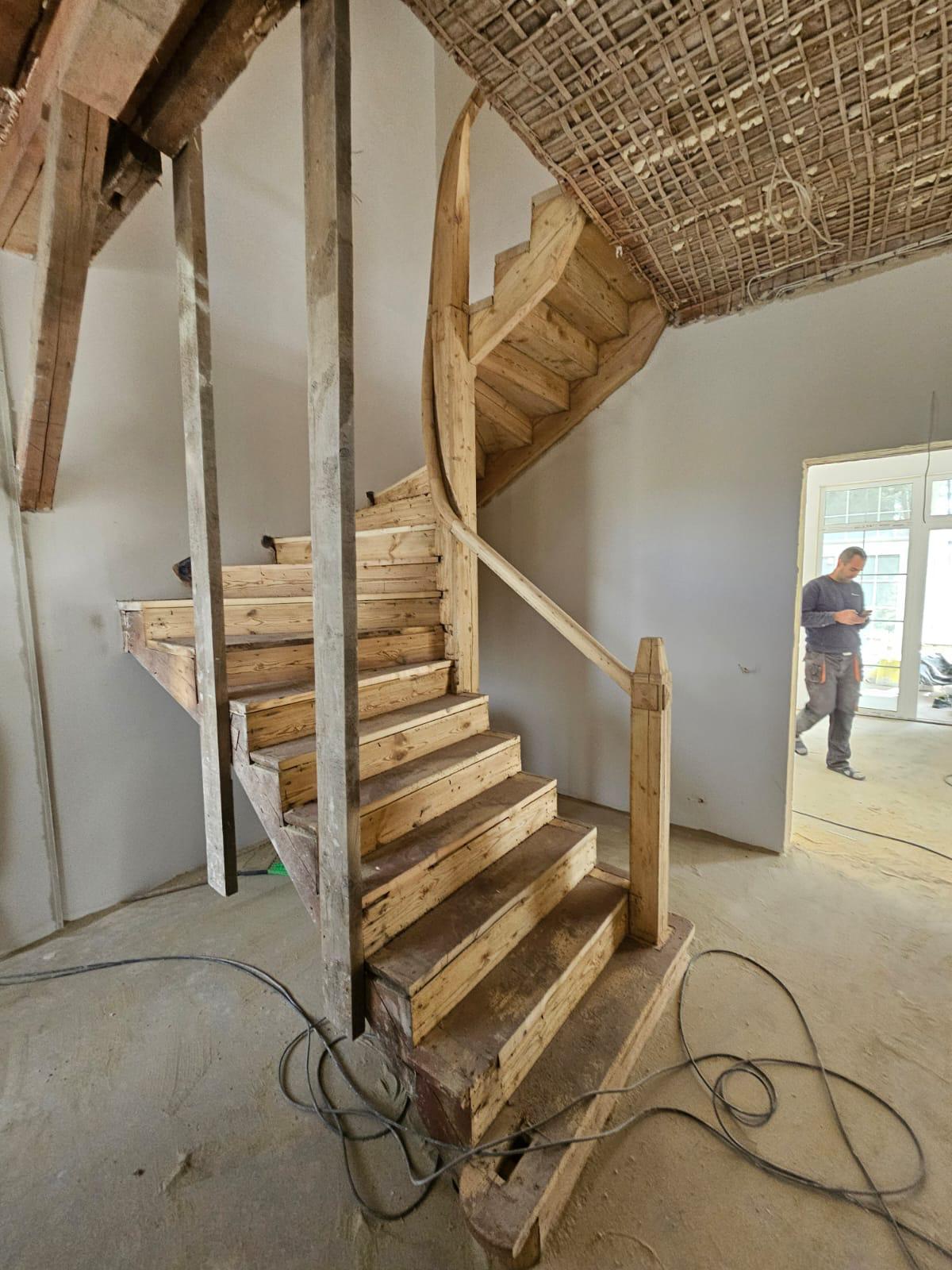 Koka māja pārtīrīta