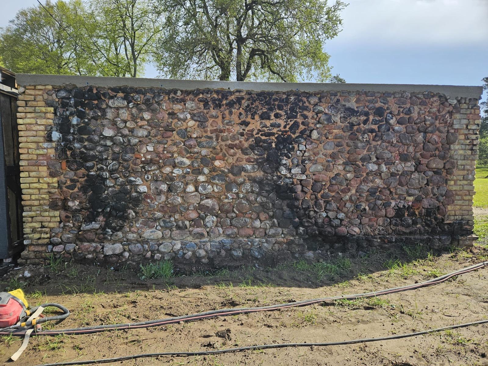 Koka māja pārtīrīta